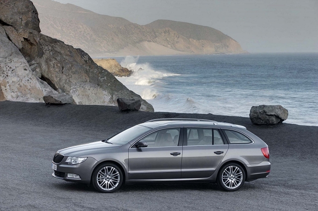 Frankfurt Motor Show: Skoda Superb Estate. Image by Skoda.