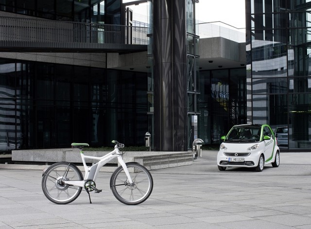 Two-wheeled Smart. Image by smart.