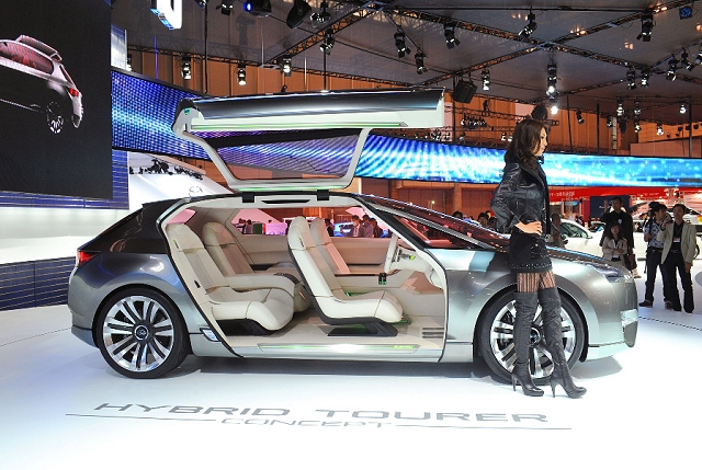 Tokyo Motor Show: Subaru Hybrid Tourer Concept. Image by United Pictures.