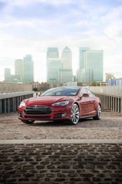 2014 Tesla Model S. Image by Tesla.