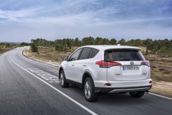 2016 Toyota RAV4 Hybrid. Image by Toyota.