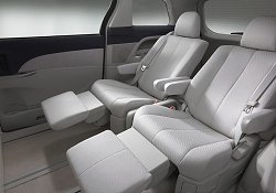 2005 Toyota Estima Hybrid concept. Image by Toyota. Click here for a larger image. 2005 Toyota Estima Hybrid concept. Image by Toyota.