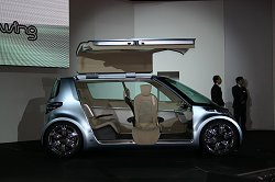 2005 Toyota Fine-X concept. Image by Shane O' Donoghue. Click here for a larger image. 2005 Toyota Fine-X concept. Image by Shane O' Donoghue.