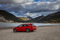 2016 Vauxhall Astra Sports Tourer. Image by Vauxhall.