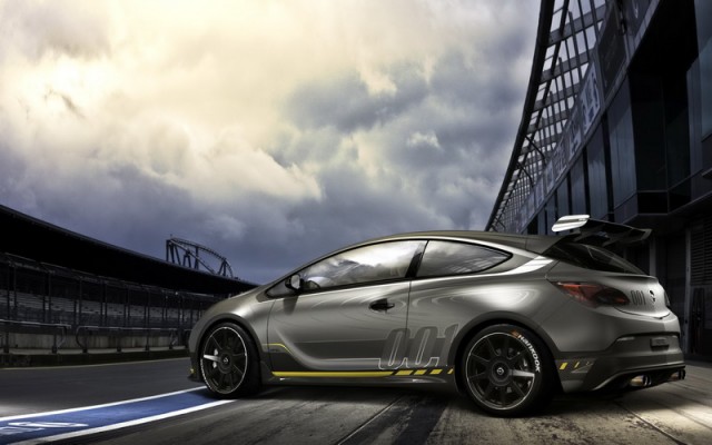 Vauxhall green-lights race-ready Astra VXR. Image by Vauxhall.