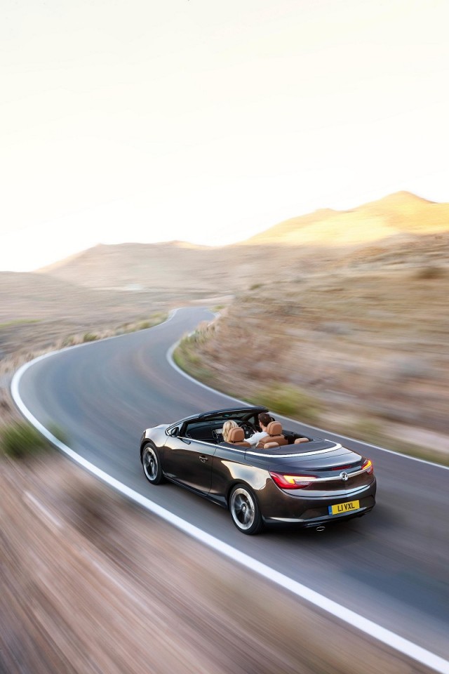 Gallery: Vauxhall Cascada. Image by Vauxhall.