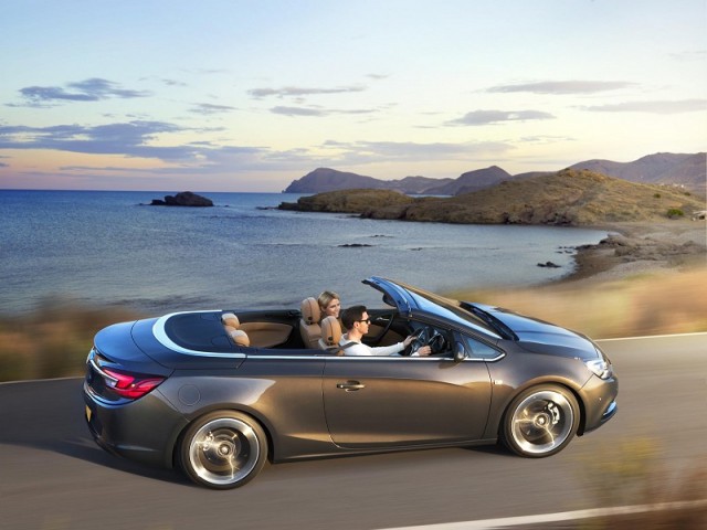 Vauxhall Cascada convertible revealed. Image by Vauxhall.