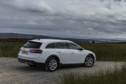 2013 Vauxhall Insignia Country Tourer. Image by Vauxhall.