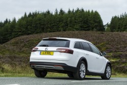 2013 Vauxhall Insignia Country Tourer. Image by Vauxhall.