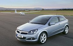 2004 Vauxhall Astra Sport Hatch with Panorama windscreen. Image by Vauxhall.