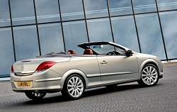 2005 Vauxhall Astra TwinTop. Image by Vauxhall. Click here for a larger image. 2005 Vauxhall Astra TwinTop. Image by Vauxhall.