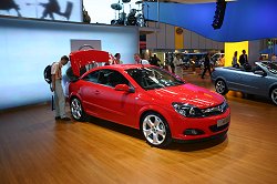 2005 Vauxhall Astra TwinTop. Image by Shane O' Donoghue. Click here for a larger image. 2005 Vauxhall Astra TwinTop. Image by Shane O' Donoghue.