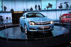 2005 Vauxhall Astra TwinTop. Image by Shane O' Donoghue. Click here for a larger image. 2005 Vauxhall Astra TwinTop. Image by Shane O' Donoghue.