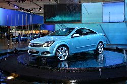 2005 Vauxhall Astra TwinTop. Image by Shane O' Donoghue. Click here for a larger image. 2005 Vauxhall Astra TwinTop. Image by Shane O' Donoghue.