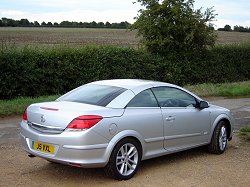 2006 Vauxhall Astra TwinTop. Image by James Jenkins.