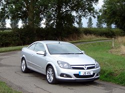 2006 Vauxhall Astra TwinTop. Image by James Jenkins.