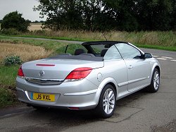 2006 Vauxhall Astra TwinTop. Image by James Jenkins.