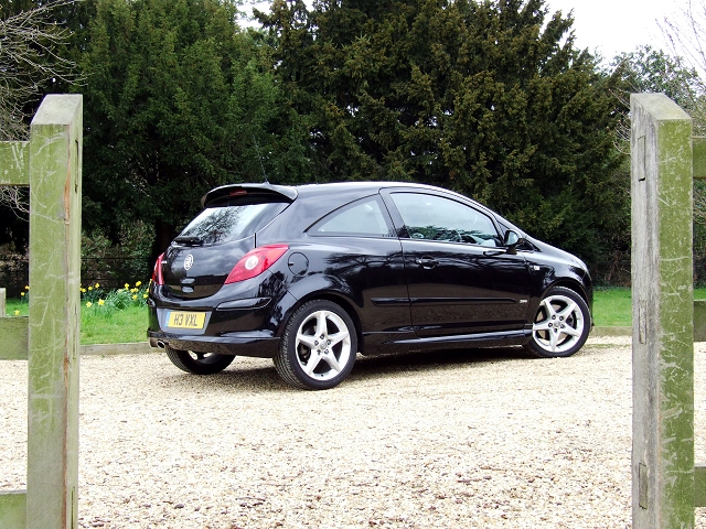 Warmer version of Vauxhall's gem is flawed. Image by Dave Jenkins.
