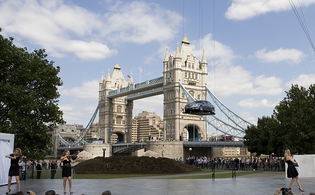 GM literally drops the Insignia on London. Image by Vauxhall.