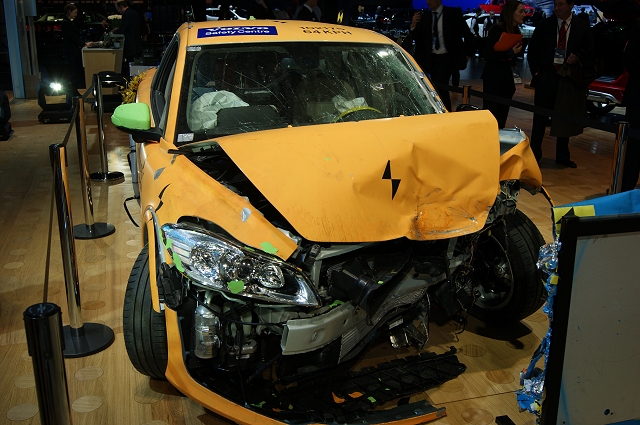 Volvo shows crashed electric car at Detroit. Image by Headlineauto.