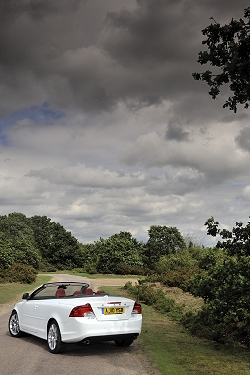 2010 Volvo C70. Image by Max Earey.