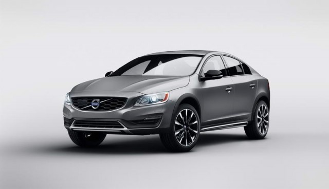 Volvo confirms Cross Country prices. Image by Volvo.