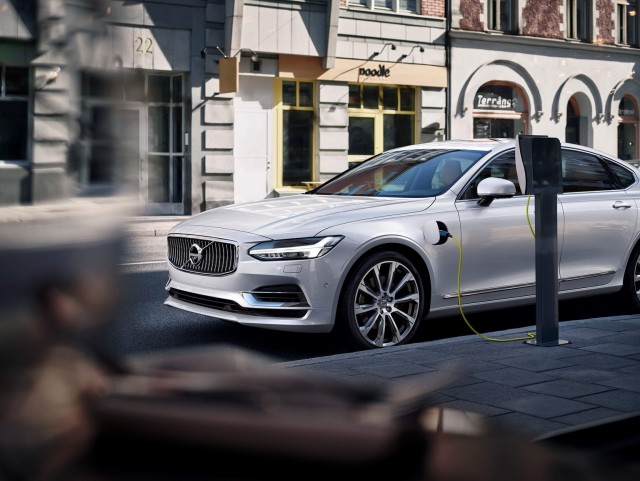 2016 Volvo S90. Image by Volvo.