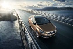 2013 Volvo V40 Cross Country. Image by Volvo.