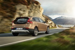 2013 Volvo V40 Cross Country. Image by Volvo.