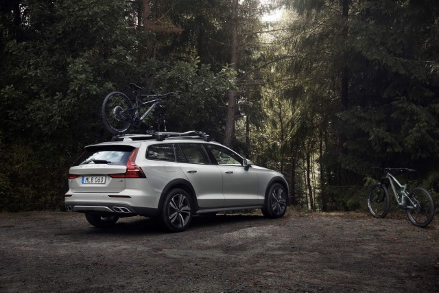 Volvo adds Cross Country to V60 range. Image by Volvo.