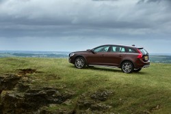 2015 Volvo V60 Cross Country. Image by Volvo.