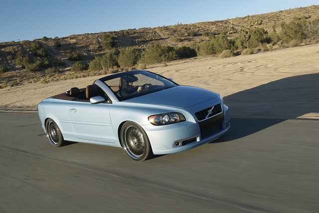 Volvo loses its head at SEMA. Image by Volvo.