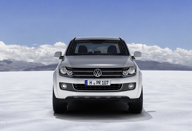 VW Amarok pick-up debuts. Image by VW.