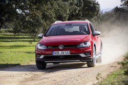 2015 Volkswagen Golf Alltrack. Image by Volkswagen.