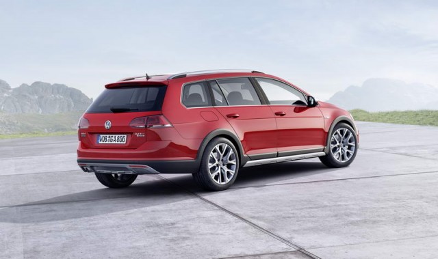 Incoming: Volkswagen Golf Alltrack. Image by Volkswagen.