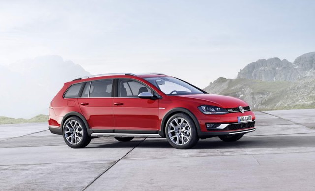 Volkswagen Golf Estate goes off-road. Image by Volkswagen.