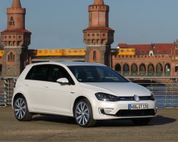 2014 Volkswagen Golf GTE. Image by Volkswagen.