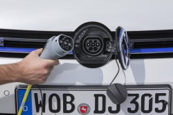 2014 Volkswagen Golf GTE. Image by Volkswagen.