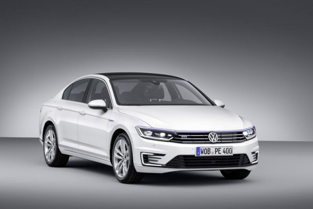 Volkswagen to reveal Passat GTE in Paris. Image by Volkswagen.