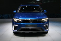 2016 Volkswagen Tiguan GTE. Image by Newspress.