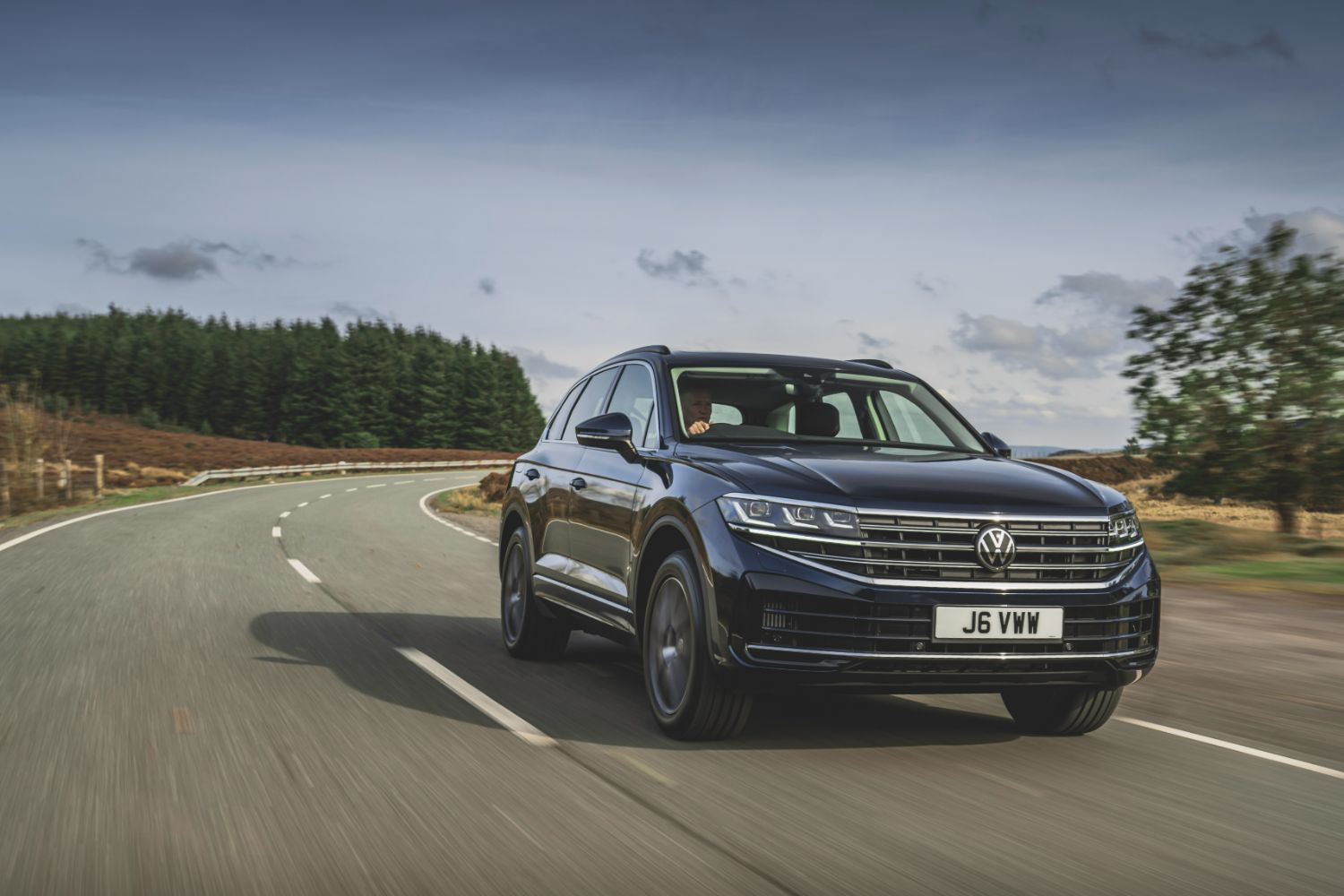 First drive: Volkswagen Touareg eHybrid 381, Car Reviews