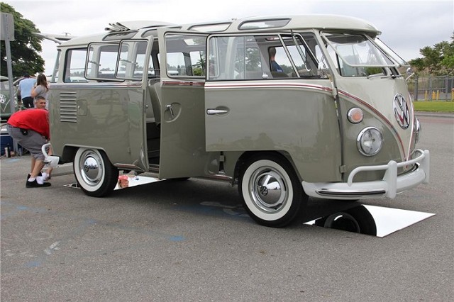 VW Bus sets auction record. Image by Barrett-Jackson.