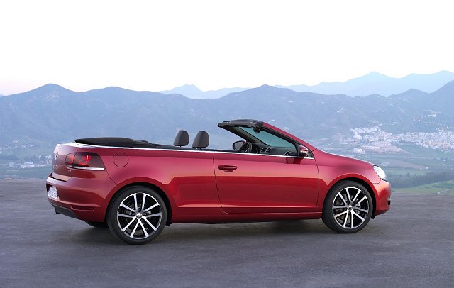 New VW Golf Cabriolet in Geneva. Image by VW.