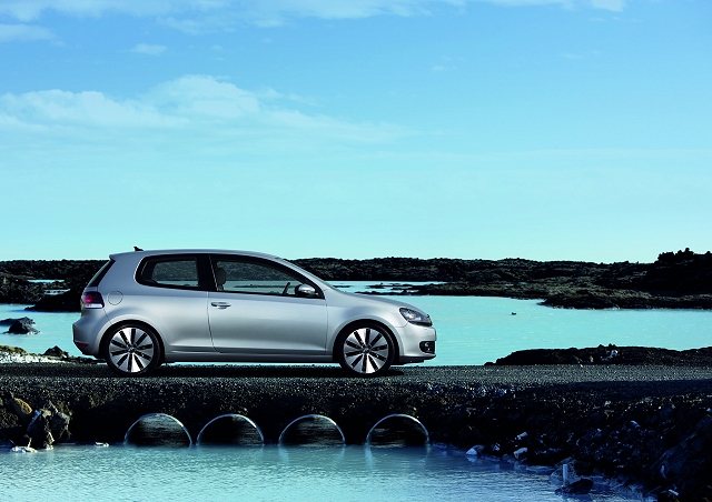 Volkswagen unveils Golf VI. Image by VW.