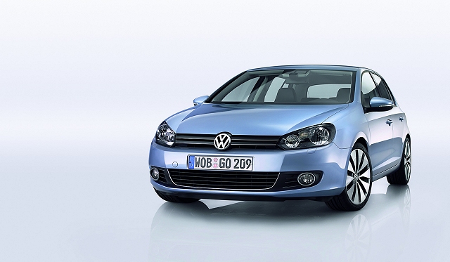 All-new VW Golf tees off. Image by VW.