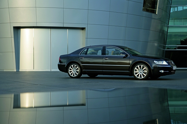 Week at the wheel: VW Phaeton W12. Image by VW.